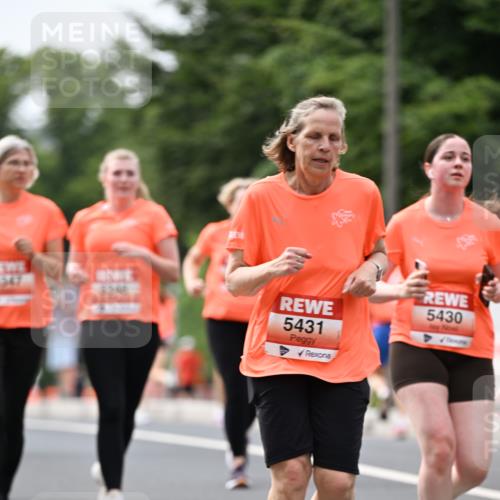 15.06.2025 - REWE Women's Run Dr. Thomas Lammeyer http://msf.ph/oto/7980483 15.06.2025 10:45:16 Laufen 5431, 5430 meine-sportfotos.de