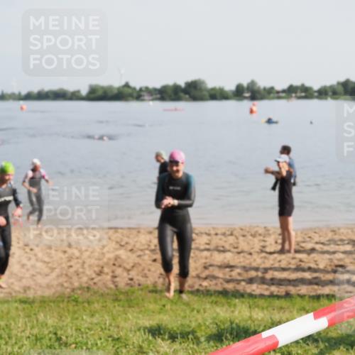 21.06.2025 - 27. Vierlanden-Triathlon MichiJ http://msf.ph/oto/7980485 15.06.2026 09:01:54 Schwimmen 196, 206, 214, 242 meine-sportfotos.de