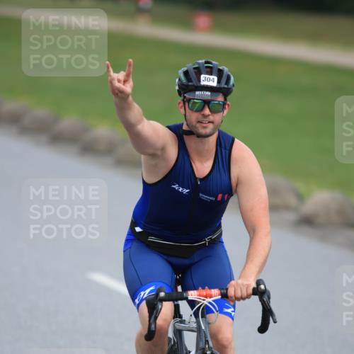 15.06.2025 - 27. Vierlanden-Triathlon H.Heesch http://msf.ph/oto/7980486 15.06.2025 10:40:32 Radfahren 9, 228, 253, 304, 309, 341 meine-sportfotos.de