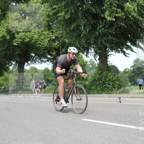 15.06.2025 - 7 Türme Triathlon Yannick Fuchs http://msf.ph/oto/7980530 15.06.2025 13:25:54 Radfahren  meine-sportfotos.de