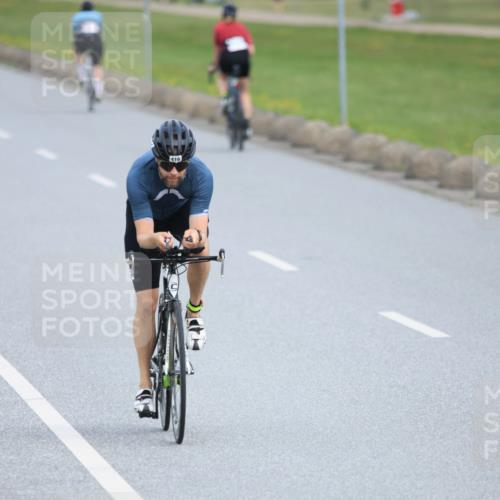 15.06.2025 - 27. Vierlanden-Triathlon H.Heesch http://msf.ph/oto/7980565 15.06.2025 10:40:55 Radfahren 116, 416, 432 meine-sportfotos.de