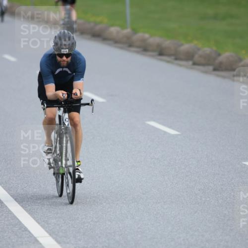 15.06.2025 - 27. Vierlanden-Triathlon H.Heesch http://msf.ph/oto/7980569 15.06.2025 10:40:56 Radfahren 116, 416, 432, 1398 meine-sportfotos.de