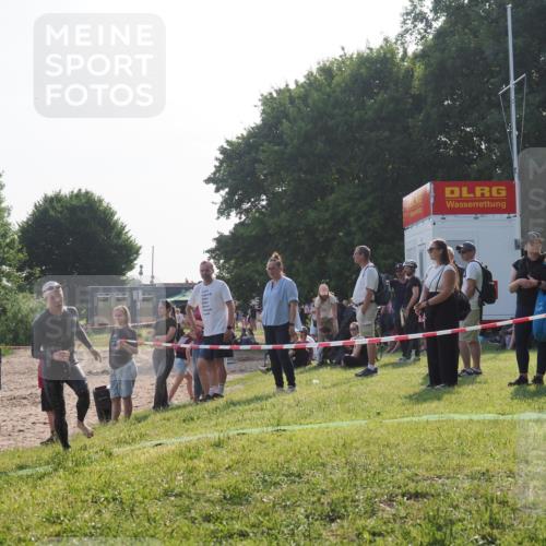 15.06.2025 - 27. Vierlanden-Triathlon KatJ http://msf.ph/oto/7980570 15.06.2025 08:45:15 Schwimmen 127 meine-sportfotos.de