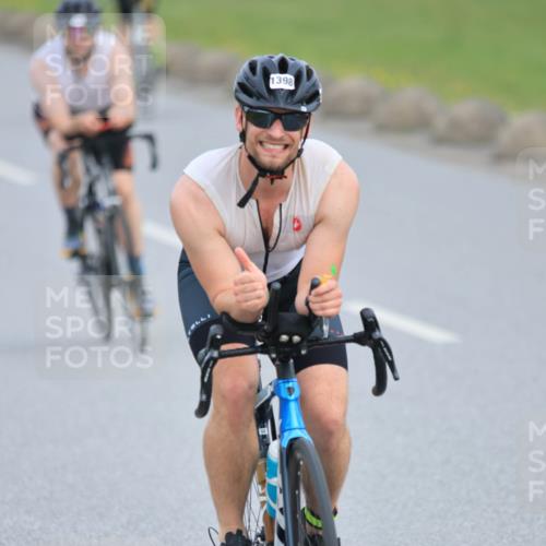 15.06.2025 - 27. Vierlanden-Triathlon H.Heesch http://msf.ph/oto/7980599 15.06.2025 10:41:04 Radfahren 152, 187, 275, 289, 432, 1398 meine-sportfotos.de
