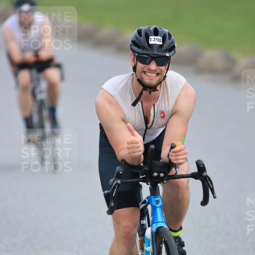 15.06.2025 - 27. Vierlanden-Triathlon H.Heesch http://msf.ph/oto/7980604 15.06.2025 10:41:04 Radfahren 152, 187, 275, 289, 432, 1398 meine-sportfotos.de