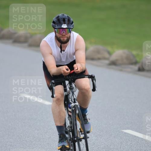 15.06.2025 - 27. Vierlanden-Triathlon H.Heesch http://msf.ph/oto/7980619 15.06.2025 10:41:05 Radfahren 152, 187, 275, 289, 432, 1398 meine-sportfotos.de
