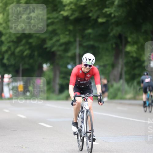 15.06.2025 - 7 Türme Triathlon Yannick Fuchs http://msf.ph/oto/7980625 15.06.2025 11:22:35 Radfahren 205, 243 meine-sportfotos.de