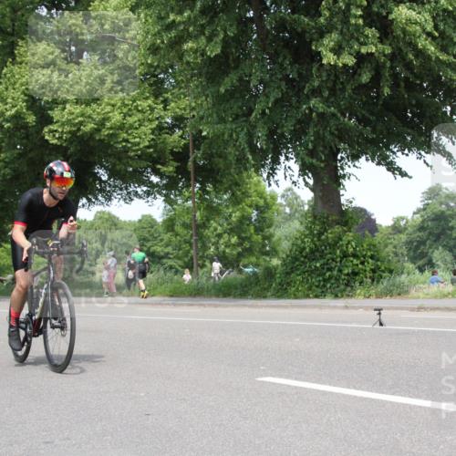 15.06.2025 - 7 Türme Triathlon Yannick Fuchs http://msf.ph/oto/7980627 15.06.2025 13:26:16 Radfahren  meine-sportfotos.de