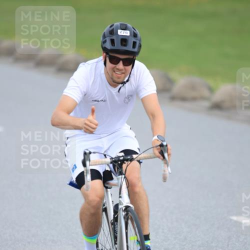 15.06.2025 - 27. Vierlanden-Triathlon H.Heesch http://msf.ph/oto/7980630 15.06.2025 10:41:07 Radfahren 114, 152, 187, 275, 289, 366, 432, 1398 meine-sportfotos.de