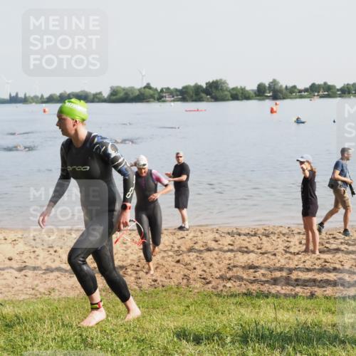 21.06.2025 - 27. Vierlanden-Triathlon MichiJ http://msf.ph/oto/7980631 15.06.2026 09:01:57 Schwimmen 196, 206, 214 meine-sportfotos.de