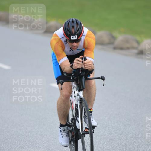 15.06.2025 - 27. Vierlanden-Triathlon H.Heesch http://msf.ph/oto/7980683 15.06.2025 10:41:17 Radfahren 114, 366, 426, 453 meine-sportfotos.de