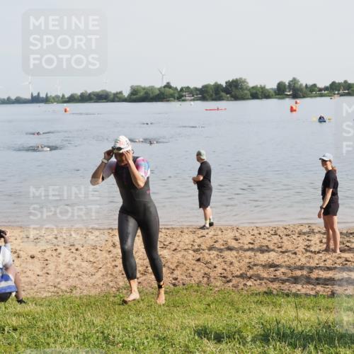 21.06.2025 - 27. Vierlanden-Triathlon MichiJ http://msf.ph/oto/7980691 15.06.2026 09:01:58 Schwimmen 196, 206, 214 meine-sportfotos.de