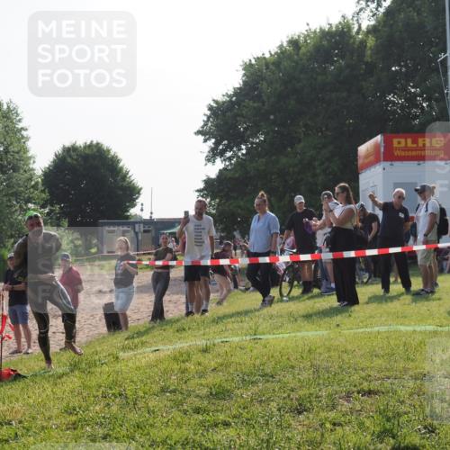 15.06.2025 - 27. Vierlanden-Triathlon KatJ http://msf.ph/oto/7980698 15.06.2025 08:45:39 Schwimmen 104, 116, 145 meine-sportfotos.de