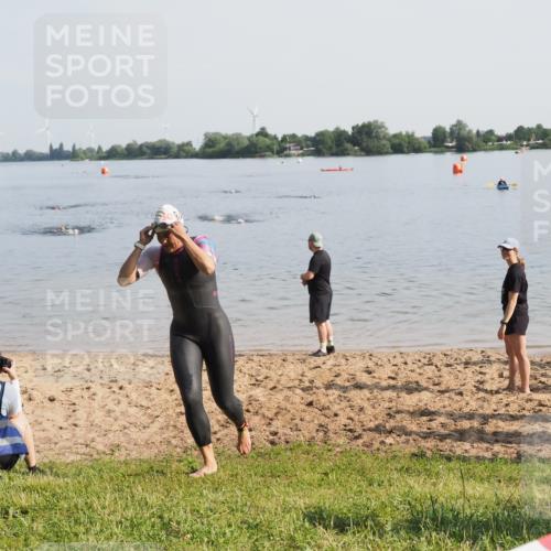 21.06.2025 - 27. Vierlanden-Triathlon MichiJ http://msf.ph/oto/7980699 15.06.2026 09:01:58 Schwimmen 196, 206, 214 meine-sportfotos.de