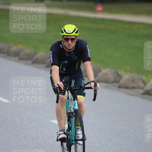 15.06.2025 - 27. Vierlanden-Triathlon H.Heesch http://msf.ph/oto/7980704 15.06.2025 10:41:25 Radfahren 106, 198, 229, 351, 453 meine-sportfotos.de