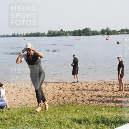 21.06.2025 - 27. Vierlanden-Triathlon MichiJ http://msf.ph/oto/7980717 15.06.2026 09:01:58 Schwimmen 196, 206, 214 meine-sportfotos.de