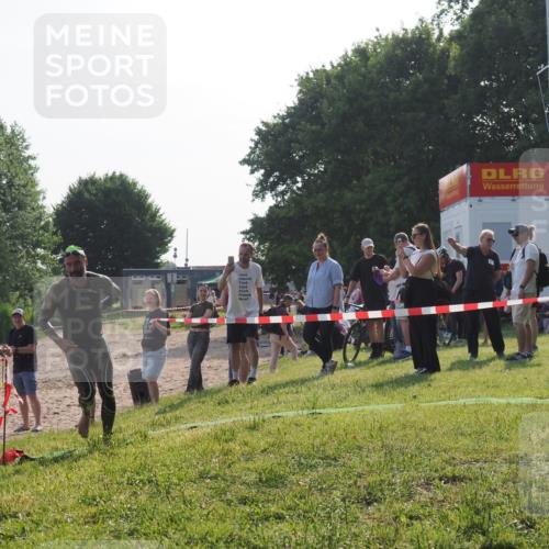 15.06.2025 - 27. Vierlanden-Triathlon KatJ http://msf.ph/oto/7980720 15.06.2025 08:45:40 Schwimmen 104, 116, 145 meine-sportfotos.de