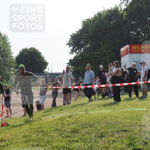 15.06.2025 - 27. Vierlanden-Triathlon KatJ http://msf.ph/oto/7980729 15.06.2025 08:45:40 Schwimmen 104, 116, 145 meine-sportfotos.de