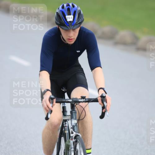 15.06.2025 - 27. Vierlanden-Triathlon H.Heesch http://msf.ph/oto/7980737 15.06.2025 10:41:29 Radfahren 106, 109, 127, 142, 198, 229, 351, 436, 453 meine-sportfotos.de