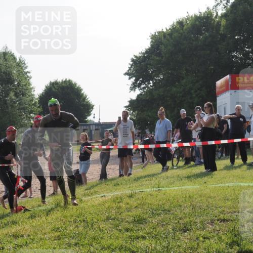 15.06.2025 - 27. Vierlanden-Triathlon KatJ http://msf.ph/oto/7980739 15.06.2025 08:45:40 Schwimmen 104, 116, 145 meine-sportfotos.de