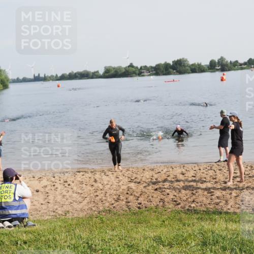 21.06.2025 - 27. Vierlanden-Triathlon MichiJ http://msf.ph/oto/7980747 15.06.2026 09:02:33 Schwimmen 246 meine-sportfotos.de