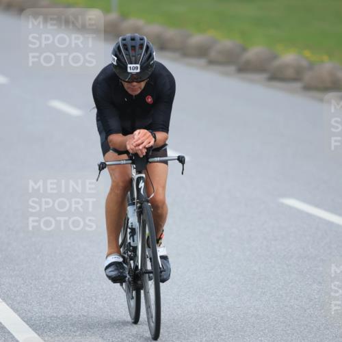 15.06.2025 - 27. Vierlanden-Triathlon H.Heesch http://msf.ph/oto/7980753 15.06.2025 10:41:35 Radfahren 22, 106, 109, 127, 142, 172, 198, 436 meine-sportfotos.de