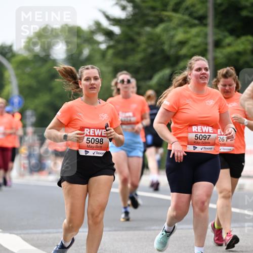 15.06.2025 - REWE Women's Run Dr. Thomas Lammeyer http://msf.ph/oto/7980755 15.06.2025 10:45:30 Laufen 5098, 5097, 261 meine-sportfotos.de