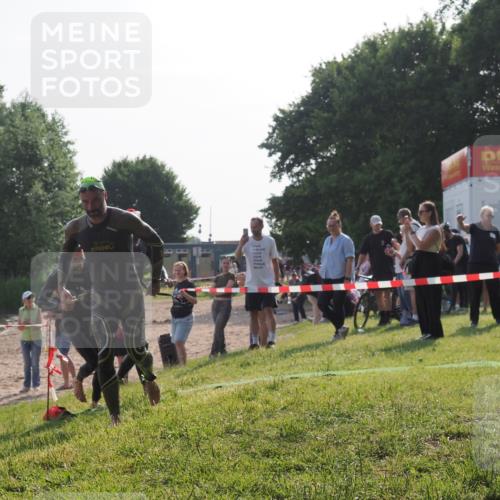 15.06.2025 - 27. Vierlanden-Triathlon KatJ http://msf.ph/oto/7980758 15.06.2025 08:45:41 Schwimmen 104, 116, 125, 145 meine-sportfotos.de