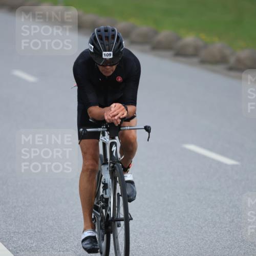 15.06.2025 - 27. Vierlanden-Triathlon H.Heesch http://msf.ph/oto/7980759 15.06.2025 10:41:35 Radfahren 22, 106, 109, 127, 142, 172, 198, 436 meine-sportfotos.de