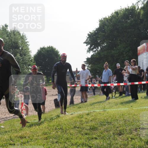 15.06.2025 - 27. Vierlanden-Triathlon KatJ http://msf.ph/oto/7980775 15.06.2025 08:45:41 Schwimmen 104, 116, 125, 145 meine-sportfotos.de