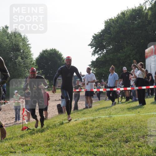 15.06.2025 - 27. Vierlanden-Triathlon KatJ http://msf.ph/oto/7980777 15.06.2025 08:45:41 Schwimmen 104, 116, 125, 145 meine-sportfotos.de