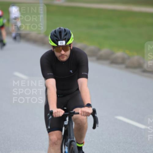 15.06.2025 - 27. Vierlanden-Triathlon H.Heesch http://msf.ph/oto/7980788 15.06.2025 10:41:41 Radfahren 22, 45, 93, 142, 172, 205 meine-sportfotos.de