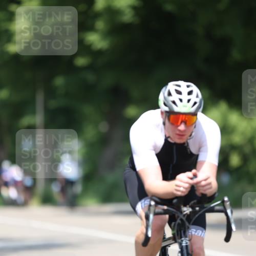 15.06.2025 - 7 Türme Triathlon Yannick Fuchs http://msf.ph/oto/7980792 15.06.2025 12:48:54 Radfahren 256, 445, 446, 540, 633 meine-sportfotos.de