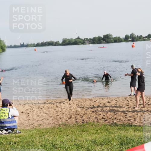 21.06.2025 - 27. Vierlanden-Triathlon MichiJ http://msf.ph/oto/7980798 15.06.2026 09:02:34 Schwimmen 200, 246 meine-sportfotos.de