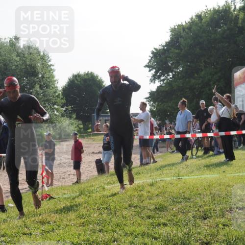 15.06.2025 - 27. Vierlanden-Triathlon KatJ http://msf.ph/oto/7980815 15.06.2025 08:45:42 Schwimmen 104, 116, 125, 145 meine-sportfotos.de