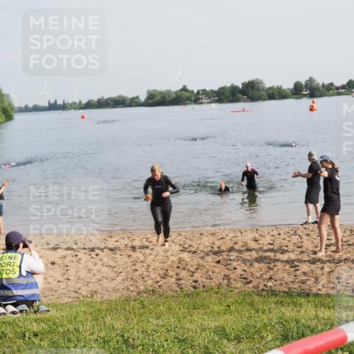 21.06.2025 - 27. Vierlanden-Triathlon MichiJ http://msf.ph/oto/7980822 15.06.2026 09:02:34 Schwimmen 200, 246 meine-sportfotos.de