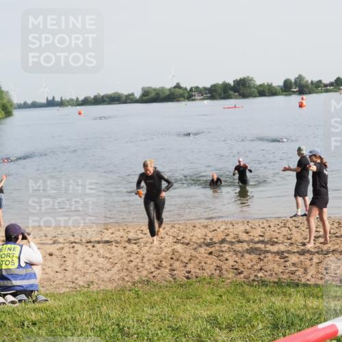 21.06.2025 - 27. Vierlanden-Triathlon MichiJ http://msf.ph/oto/7980833 15.06.2026 09:02:34 Schwimmen 200, 246 meine-sportfotos.de