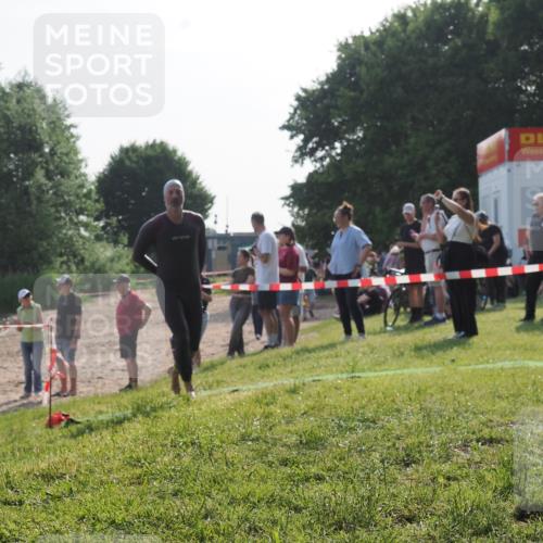 15.06.2025 - 27. Vierlanden-Triathlon KatJ http://msf.ph/oto/7980859 15.06.2025 08:45:48 Schwimmen 104, 116, 125, 145, 150 meine-sportfotos.de