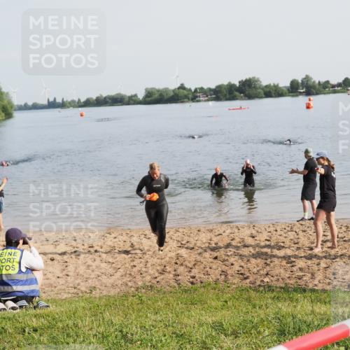 21.06.2025 - 27. Vierlanden-Triathlon MichiJ http://msf.ph/oto/7980864 15.06.2026 09:02:35 Schwimmen 200, 223, 246 meine-sportfotos.de