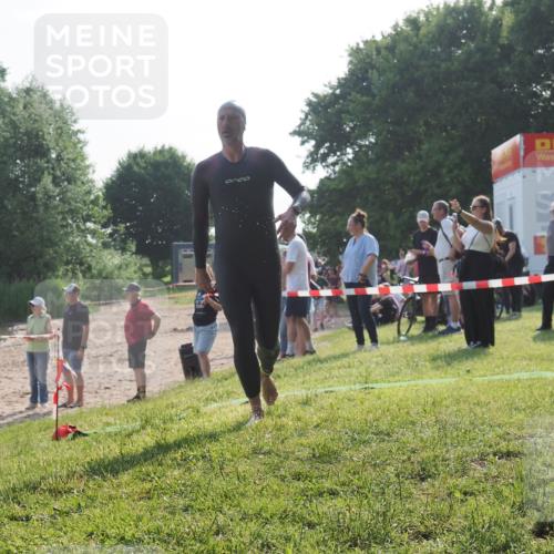 15.06.2025 - 27. Vierlanden-Triathlon KatJ http://msf.ph/oto/7980902 15.06.2025 08:45:49 Schwimmen 13, 104, 116, 125, 145, 150 meine-sportfotos.de