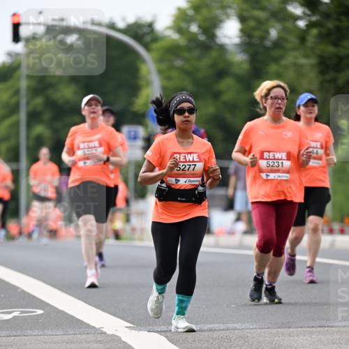15.06.2025 - REWE Women's Run Dr. Thomas Lammeyer http://msf.ph/oto/7980908 15.06.2025 10:45:35 Laufen 4243, 5277, 5231, 4 meine-sportfotos.de