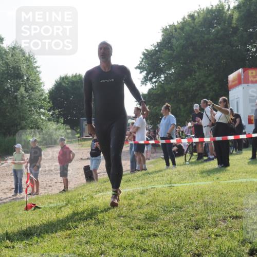 15.06.2025 - 27. Vierlanden-Triathlon KatJ http://msf.ph/oto/7980914 15.06.2025 08:45:50 Schwimmen 13, 104, 106, 116, 125, 150 meine-sportfotos.de
