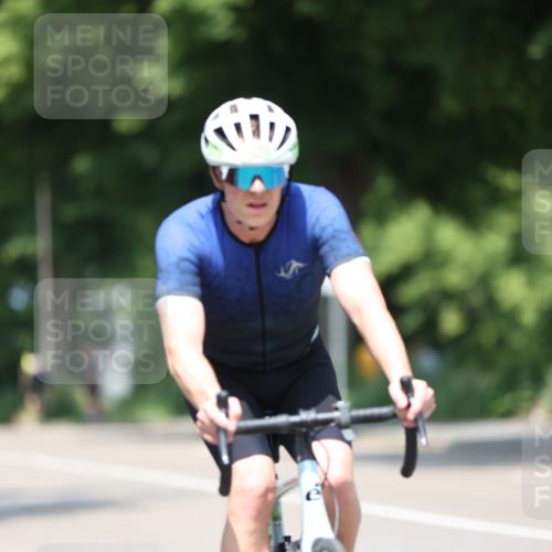 15.06.2025 - 7 Türme Triathlon Yannick Fuchs http://msf.ph/oto/7980993 15.06.2025 12:49:02 Radfahren 202, 262, 445, 633 meine-sportfotos.de
