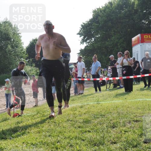 15.06.2025 - 27. Vierlanden-Triathlon KatJ http://msf.ph/oto/7981003 15.06.2025 08:45:56 Schwimmen 13, 106, 125, 142, 150 meine-sportfotos.de
