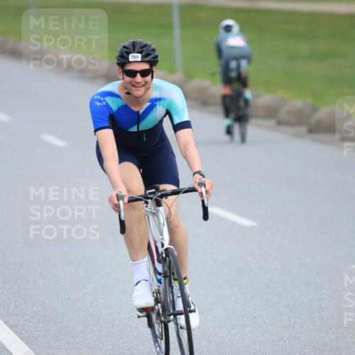 15.06.2025 - 27. Vierlanden-Triathlon H.Heesch http://msf.ph/oto/7981025 15.06.2025 10:43:15 Radfahren 65, 124, 160, 266 meine-sportfotos.de