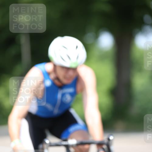 15.06.2025 - 7 Türme Triathlon Yannick Fuchs http://msf.ph/oto/7981041 15.06.2025 12:49:04 Radfahren 202, 262, 633 meine-sportfotos.de