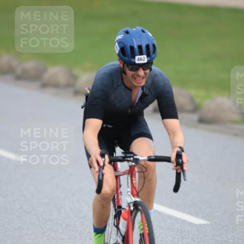 15.06.2025 - 27. Vierlanden-Triathlon H.Heesch http://msf.ph/oto/7981071 15.06.2025 10:45:46 Radfahren 78, 412, 450, 462 meine-sportfotos.de