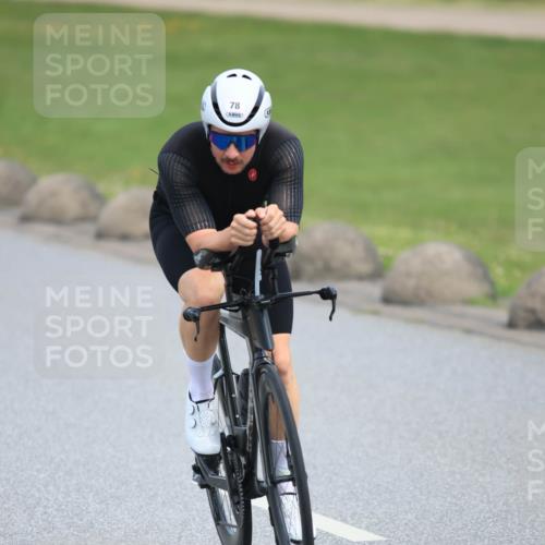 15.06.2025 - 27. Vierlanden-Triathlon H.Heesch http://msf.ph/oto/7981107 15.06.2025 10:45:54 Radfahren 78, 412 meine-sportfotos.de