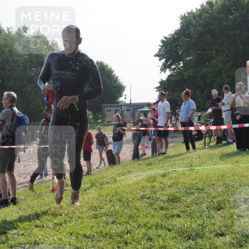 15.06.2025 - 27. Vierlanden-Triathlon KatJ http://msf.ph/oto/7981143 15.06.2025 08:45:59 Schwimmen 13, 106, 134, 142, 150, 152 meine-sportfotos.de