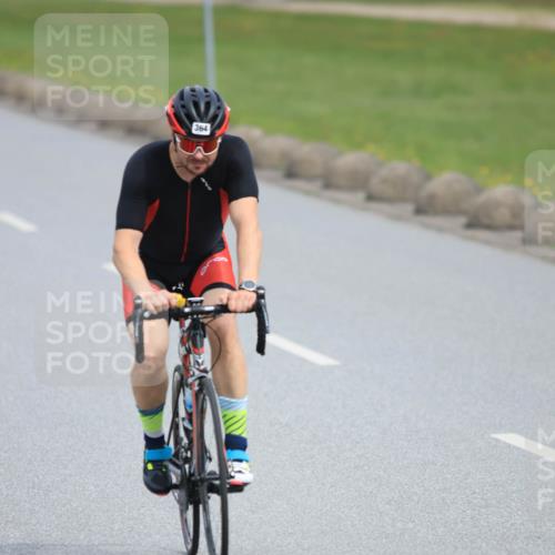 15.06.2025 - 27. Vierlanden-Triathlon H.Heesch http://msf.ph/oto/7981154 15.06.2025 10:46:51 Radfahren 315, 325, 364, 455 meine-sportfotos.de
